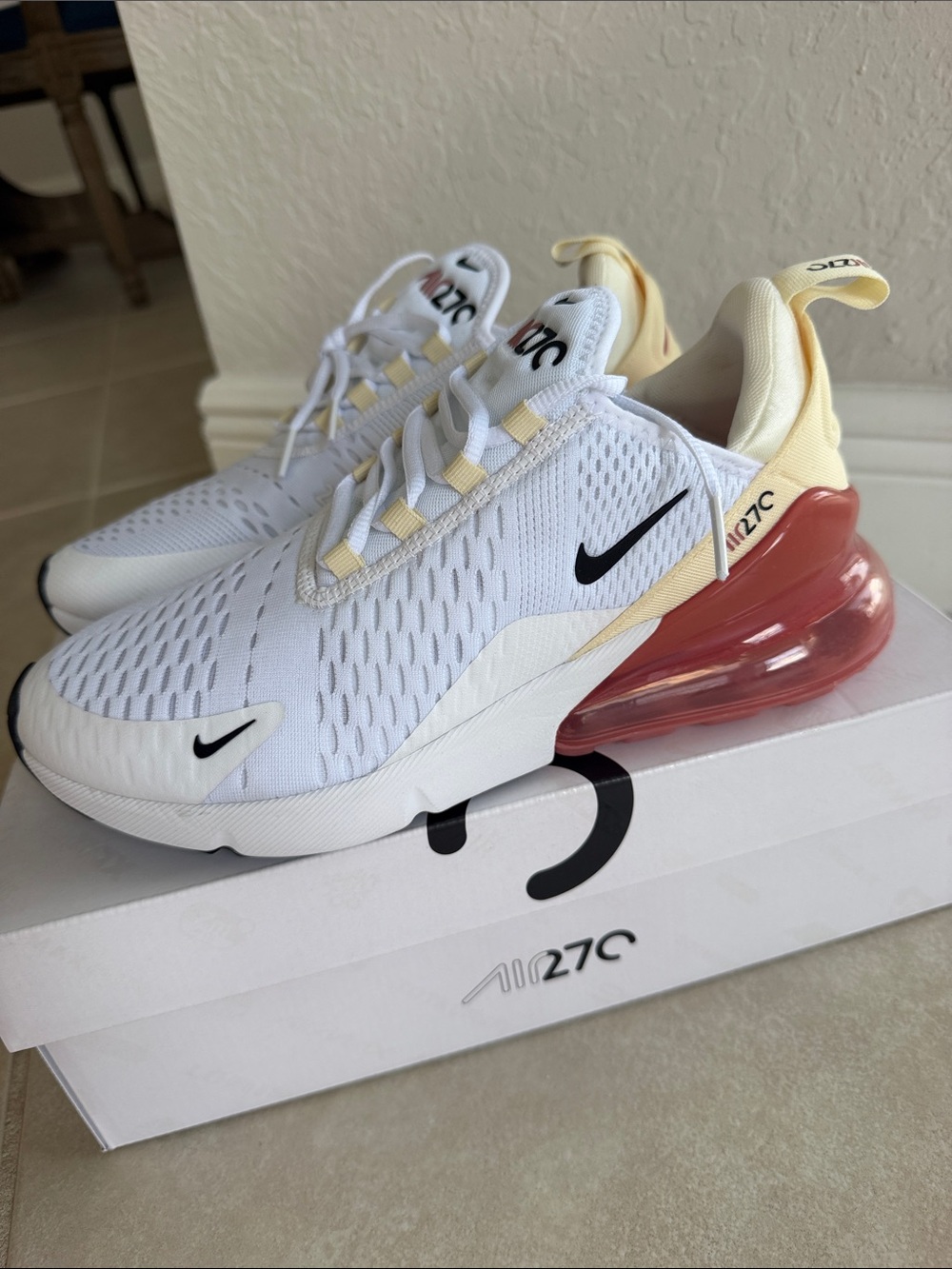 NWT and box Nike women Air Max 270 White Yellow Pink Accent Sneakers